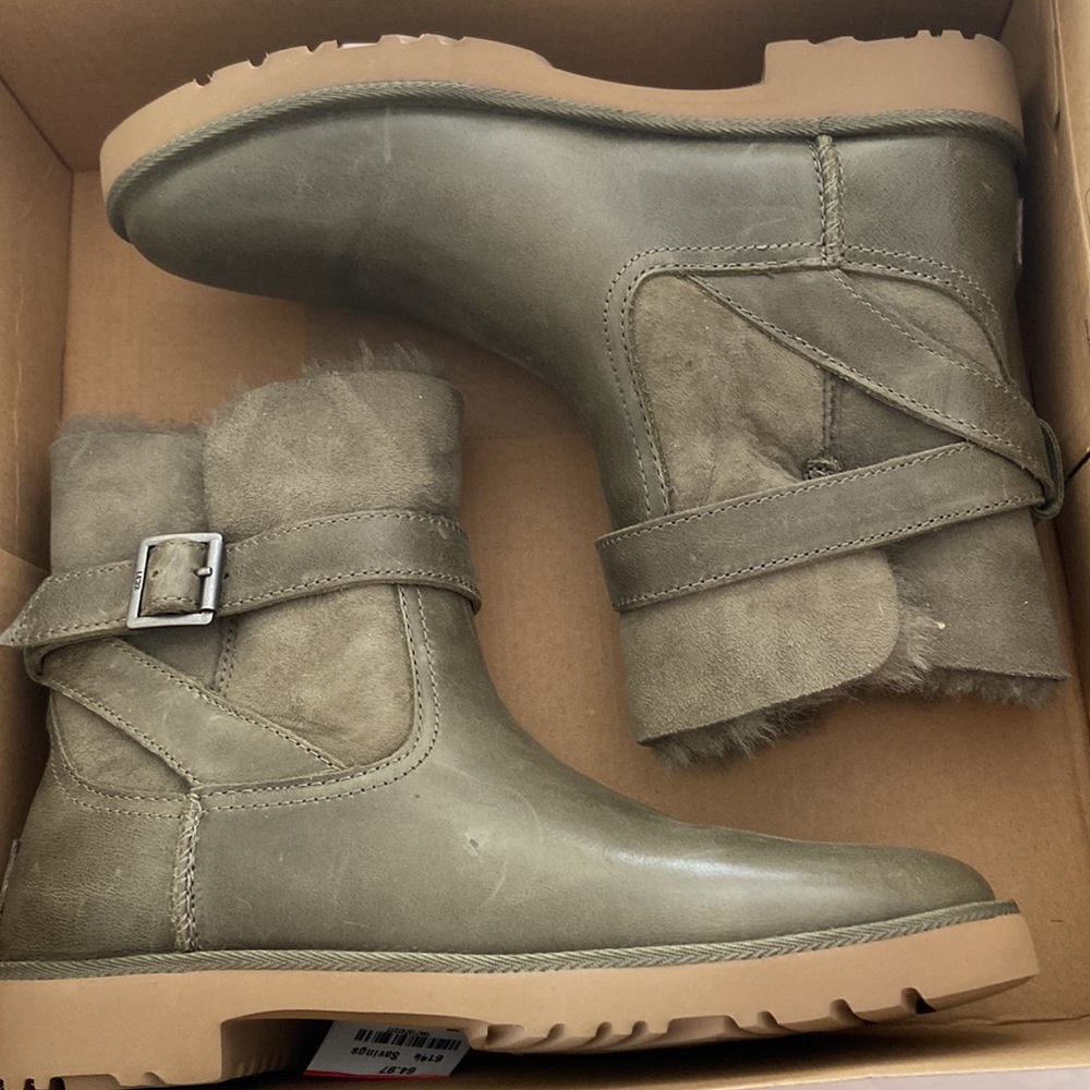 NWT UGG WOMEN’S ANKLE BOOT